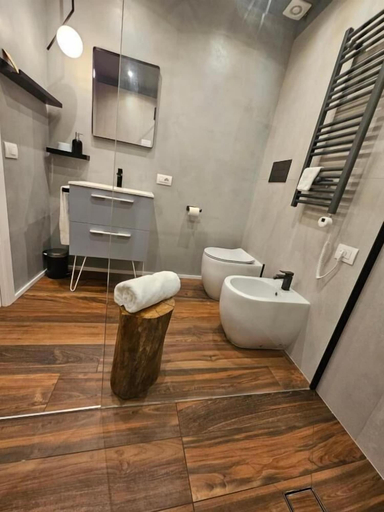 Bathroom 5, San Benedetto Rooms, Cremona