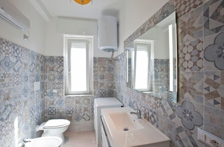 Bathroom 3, Surf and Windsurfer House Anzio, Rome