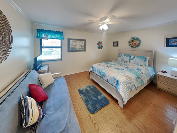 Bedroom 3, Sea Winds 52 by Distinctive Beach Rentals, Saint Johns