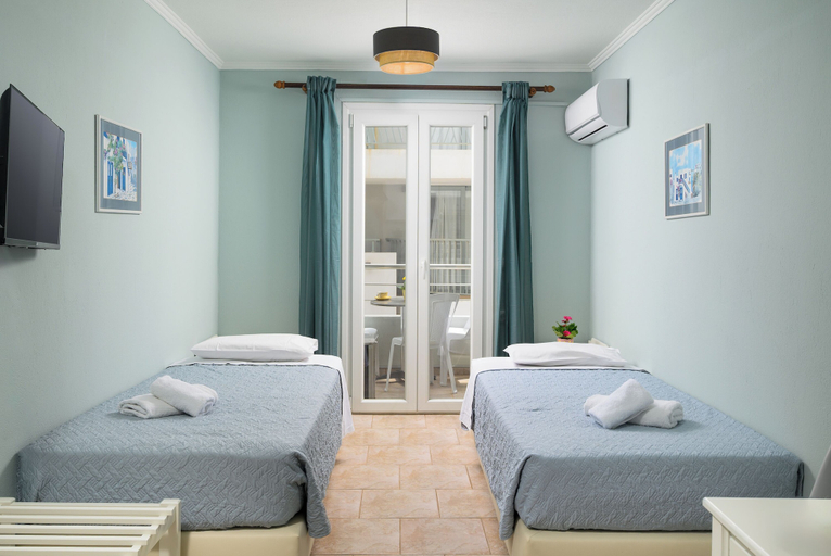 Bedroom 3, Aris studios, Crete