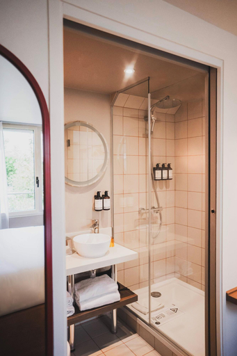 Bathroom 4, lyf Gambetta Paris, Paris