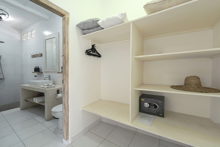 Bathroom 2, Peacock Bungalow by Pertama Stay, Badung