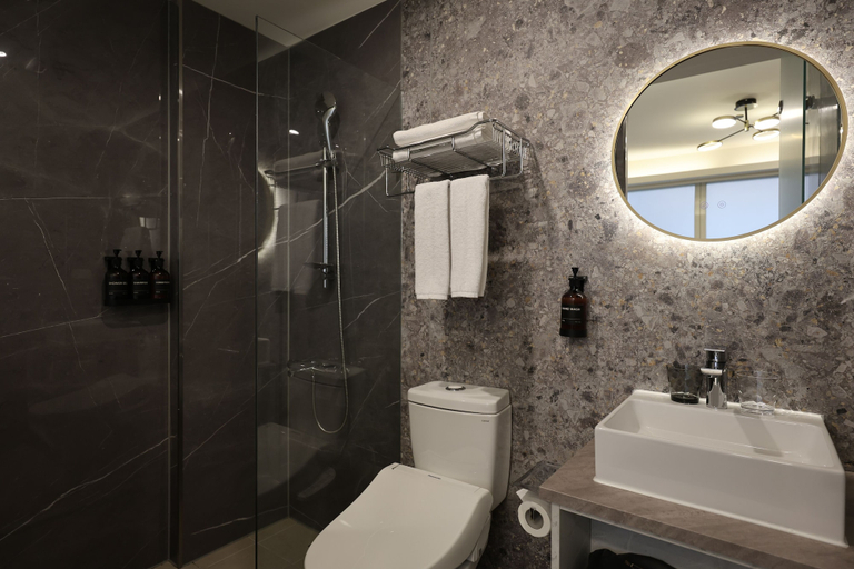 Bathroom 4, Fun Stay Inn Hanzhong, Taipei City