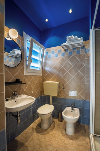 Bathroom 5, Fantini Club Hotel, Ravenna