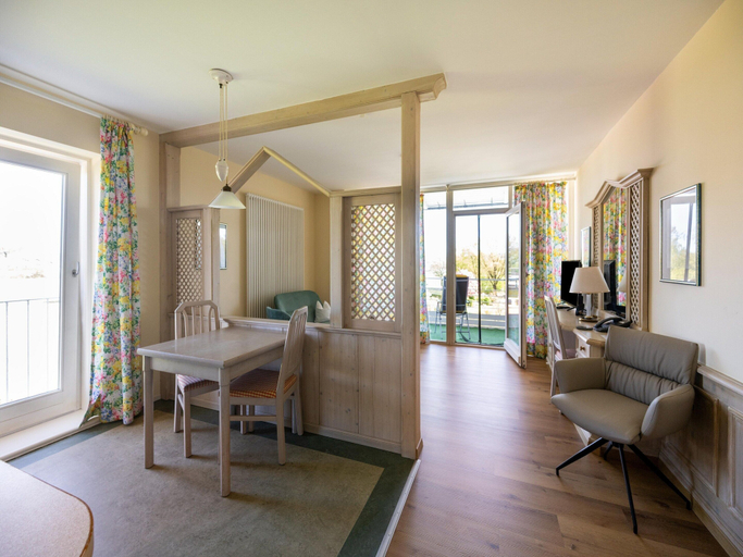 Dining 5, Komfortables Studio am Kurpark in Bad Birnbach, Rottal-Inn