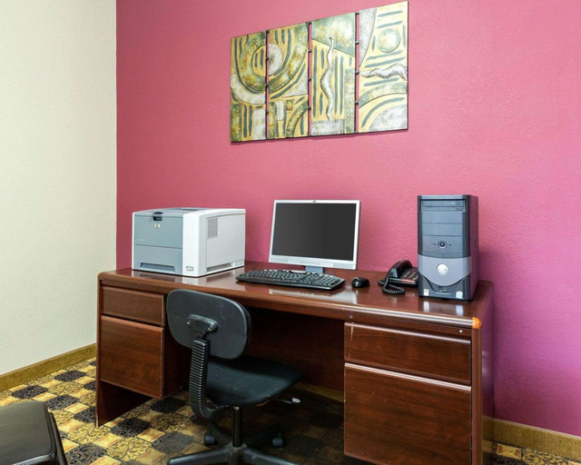 Others 5, Quality Suites Huntsville Near University, Walker