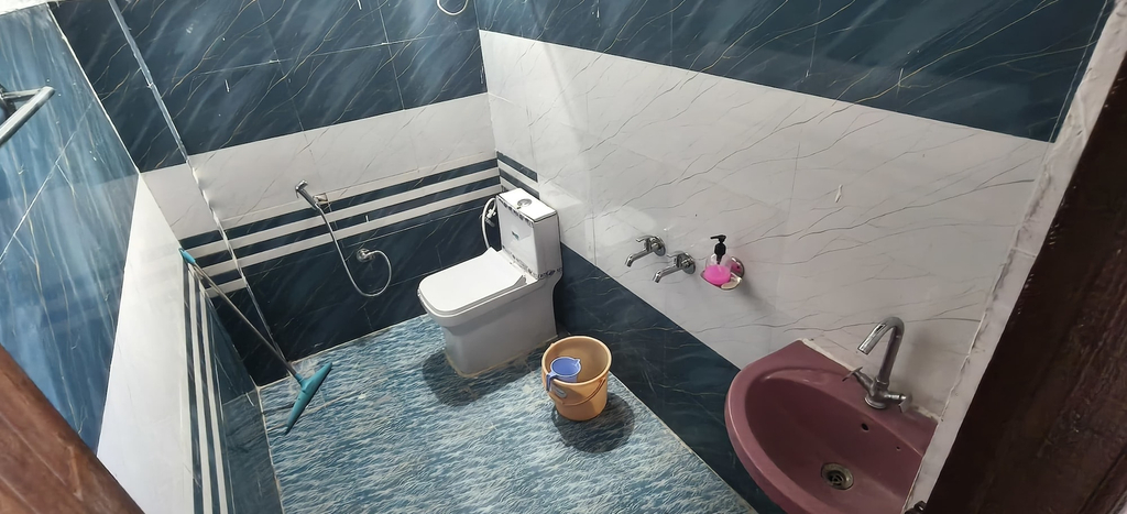 Bathroom 5, Omji Niwas - Swastik Kharsali, Uttarkashi