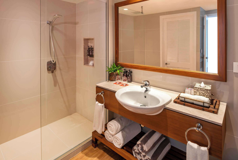 Bathroom 4, OUTRIGGER Fiji Beach Resort, Nadroga/Navosa