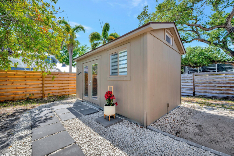 Room 3, Private Pool 3BR Sleeps 10 and Private Studio, Sarasota