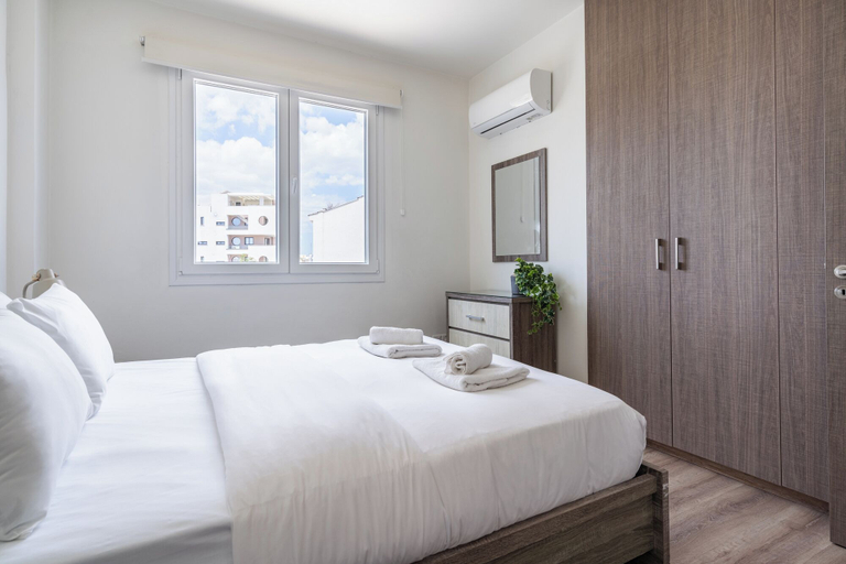 Room 3, 2BR Apt Near Larnaca Beach & Center, Larnaca