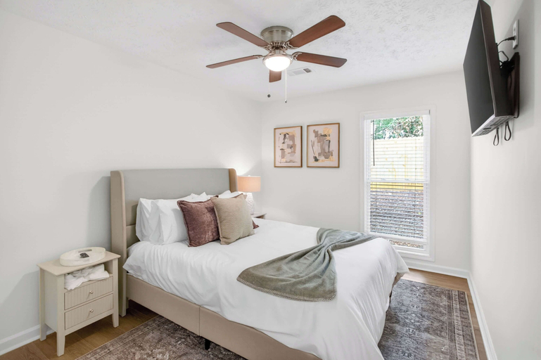Room 5, Renovated 3BR Retreat With Game Room, Montgomery