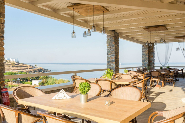 Outdoor dining, Domotel Kea, South Aegean