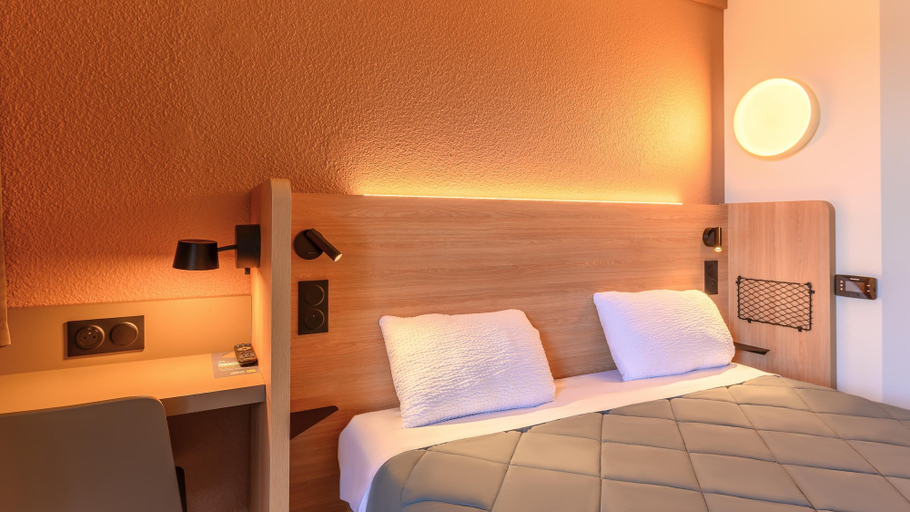 Bedroom 4, Première Classe Versailles - St Cyr l'Ecole, Yvelines