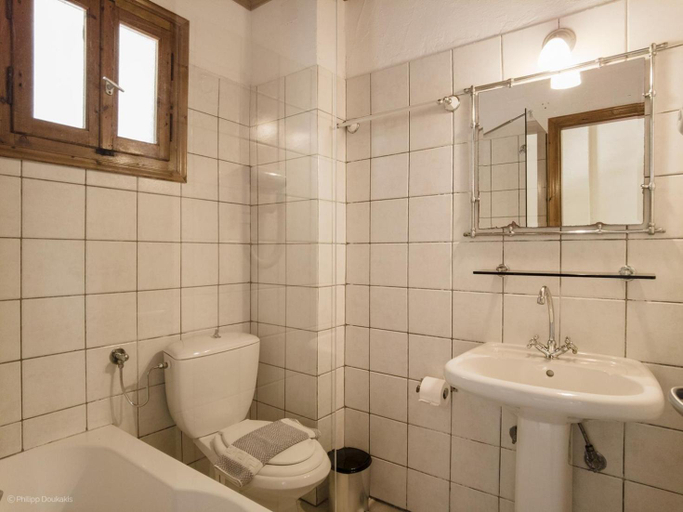 Bathroom, Adamantia Studio S3, Ionian Islands