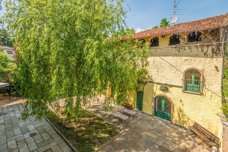 Terrace/patio 5, Cristal Apartments, Biella