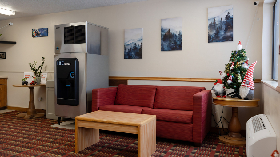 Public Area, Magnuson Hotel Ironwood, Gogebic