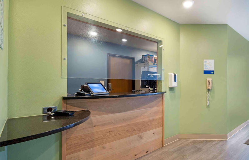 Public Area 2, Woodspring Suites Wichita Airport, Sedgwick