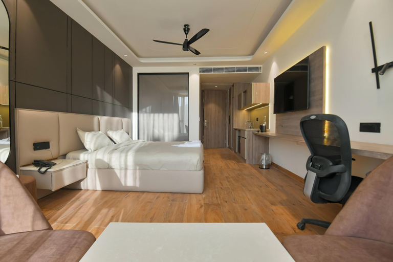 Room 4, Melange Hotel - Golf course road, Gurgaon