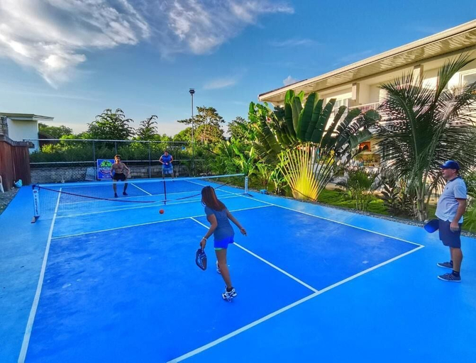 Sport court, Beyond Island Resort, Moalboal