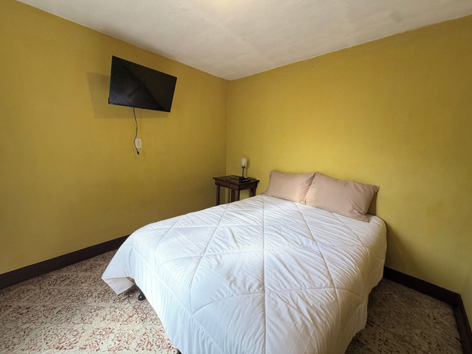 Room 2, Hotel Itzel, Cobán