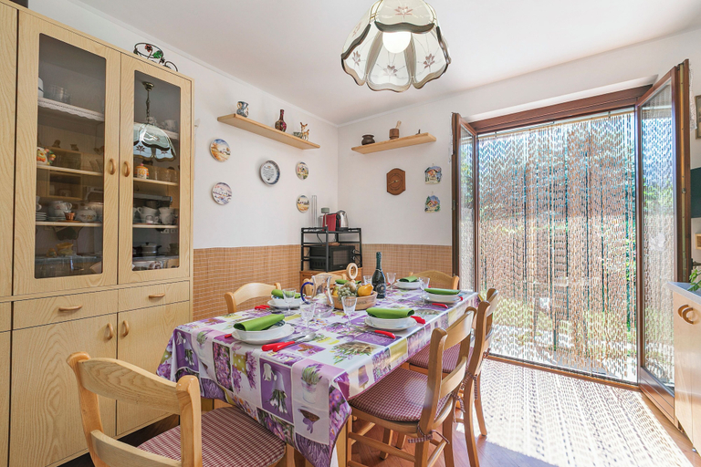 Dining 2, Maison Rosamunda for 6 With Garden, Torino
