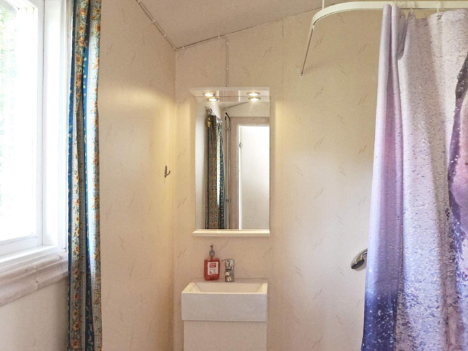 Bathroom 3, person holiday home in SMEDSTORP, Tomelilla