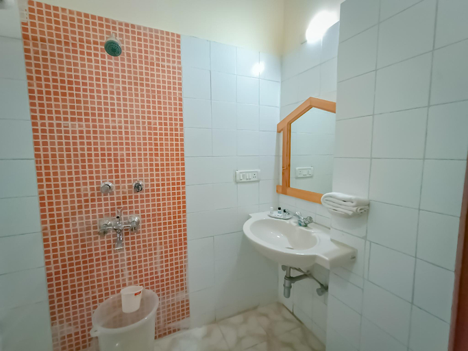 Bathroom 4, The Xanadu Resort, Almora