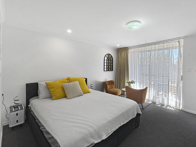 Bedroom 4, Charming Studio Apartment in Mandurah, Mandurah