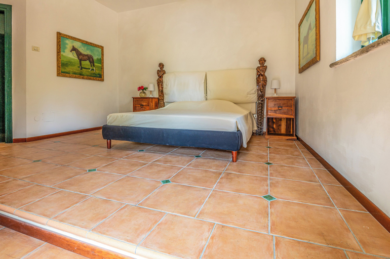 Room 4, Cristal Apartments, Biella