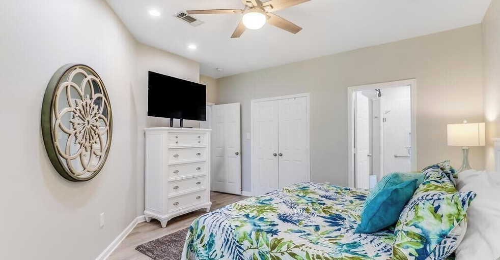 Room 5, Gulf Coast Pearl, Harrison