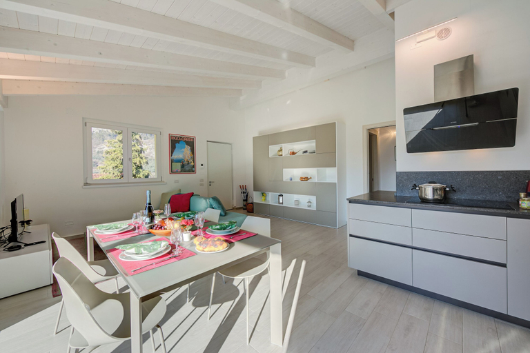 Dining 2, Mirabelle - Apartment with Terrace & Views - Happy Rentals, Trento