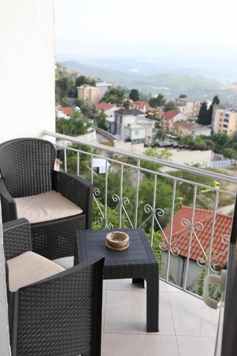 Others 4, Villa Duka, Krujës