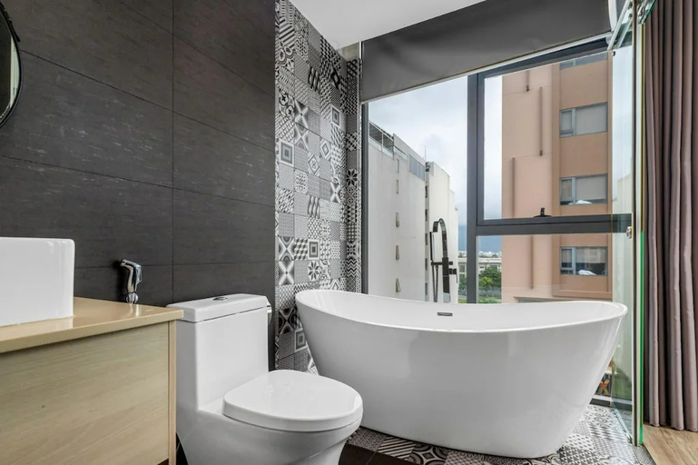 Bathroom 2, Vyan Beach House Da Nang, Da Nang