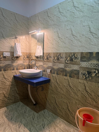 Bathroom 4, The White Rain Cottage, Kullu
