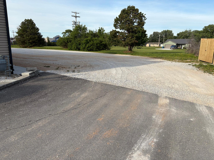 Parking lot 3, Quality Inn Neosho, Newton