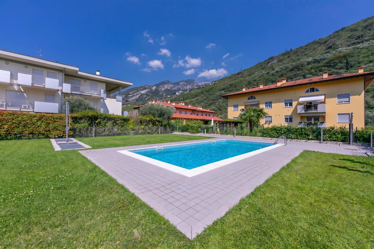 Sport & Beauty 4, Torbole Relax, Pool & Balcony Apartment, Trento