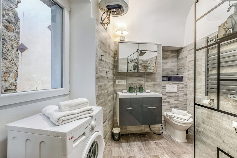 Bathroom 3, Casa di Lilo Sanremo Historic Center Apartment Sleeps 4 A/C, Imperia