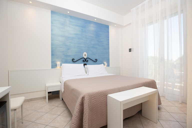 Bedroom 2, Ancora Hotel Residence, Rimini
