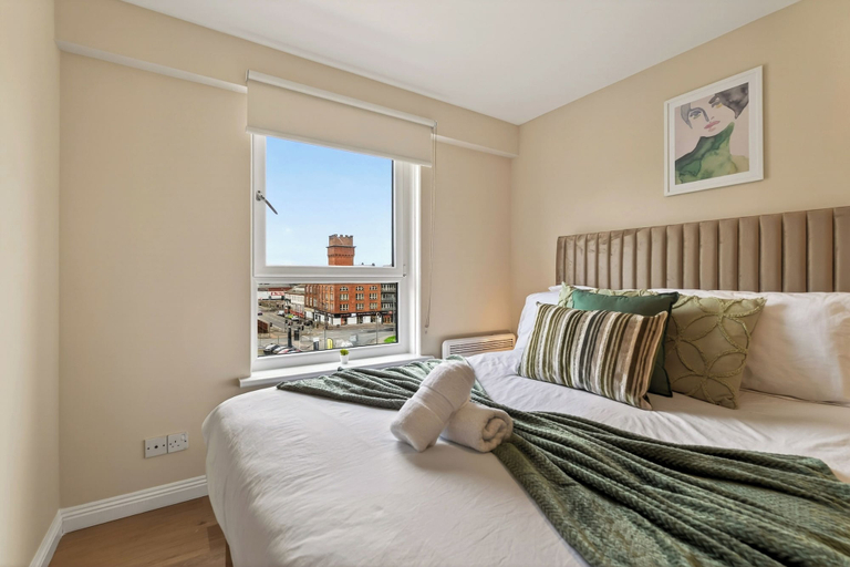 Room 5, Stylish 2 Bed 2 Bathrooms Free Parking, Glasgow