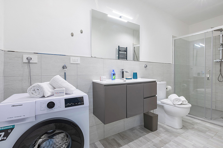 Bathroom 5, Saro House, Centre Apartment for 6, Imperia