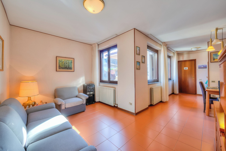 Living area 5, Laura's Cozy Apartment: With Balcony, Lift, Parking in Stresa Centre, Verbano-Cusio-Ossola