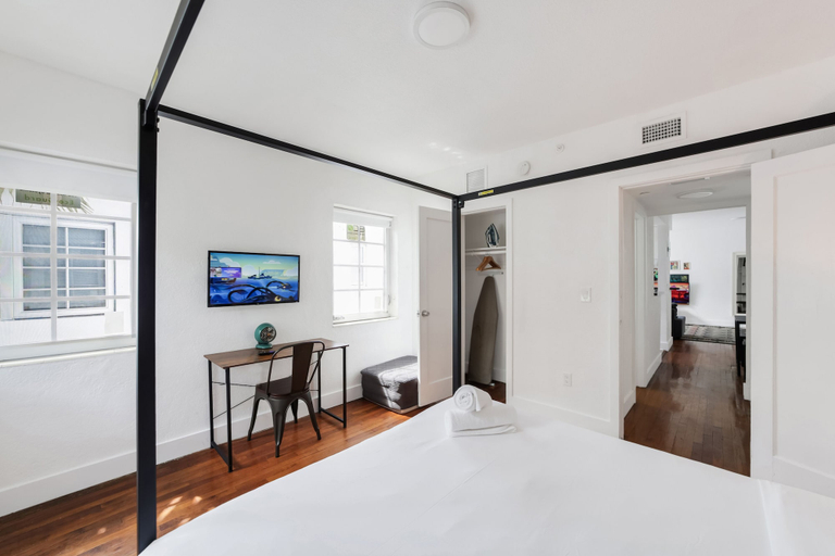 Room 2, Alton Apts by At Mine Hospitality, Miami-Dade