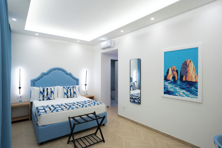 Room 5, Cervantes LR Collection, Napoli