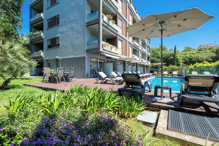 Exterior & Views 2, Oasis Life, Split