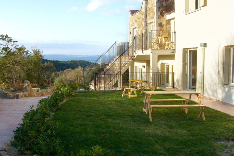 Outdoor dining, Residence Ea Bianca, Olbia-Tempio