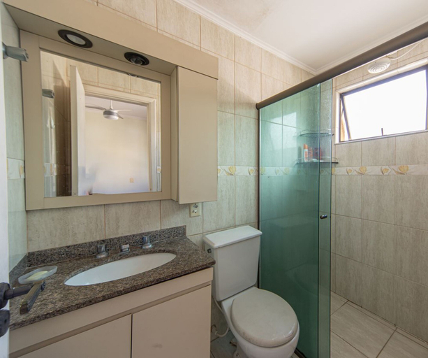 Room 5, Apartamento Pet Friendly a 450m da Praia Enseada, Guarujá