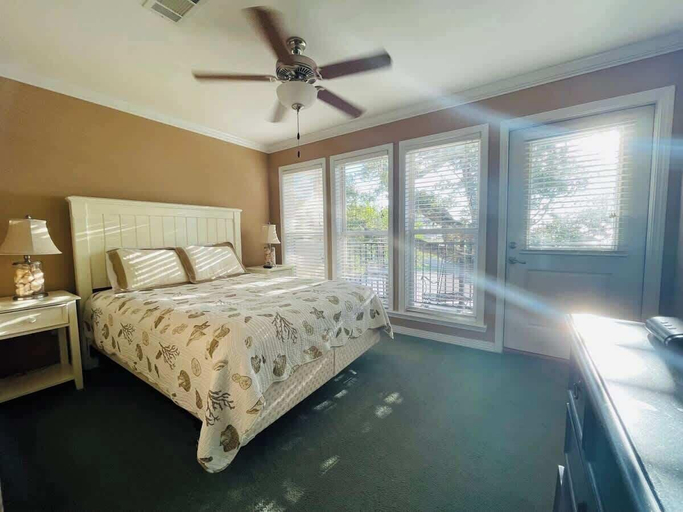 Room 2, Tide & Timber, Harrison