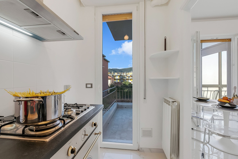 Private kitchen 4, Boccaccio - Apartment With Balcony, Near Marina & Beach, Savona