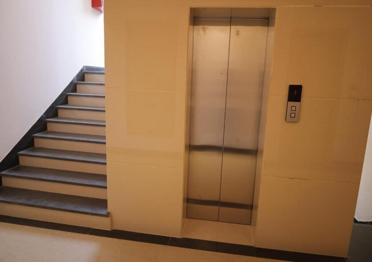 Elevator, Shri ji vilas, Mathura