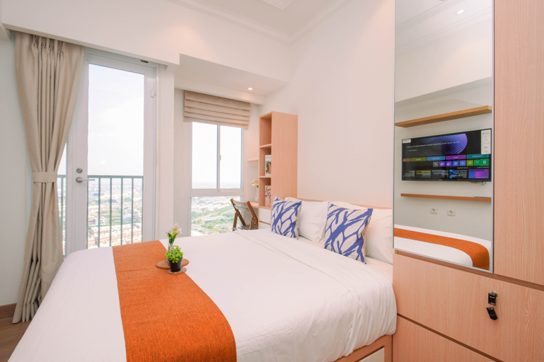 Bedroom 2, Comfort Minimalist Studio at Apartment Tokyo Riverside PIK 2 By Travelio, Tangerang